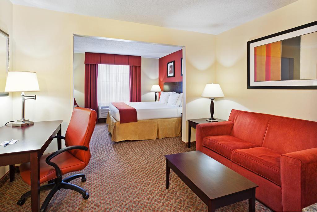 Hotel Express & Knoxville Airport By Ihg