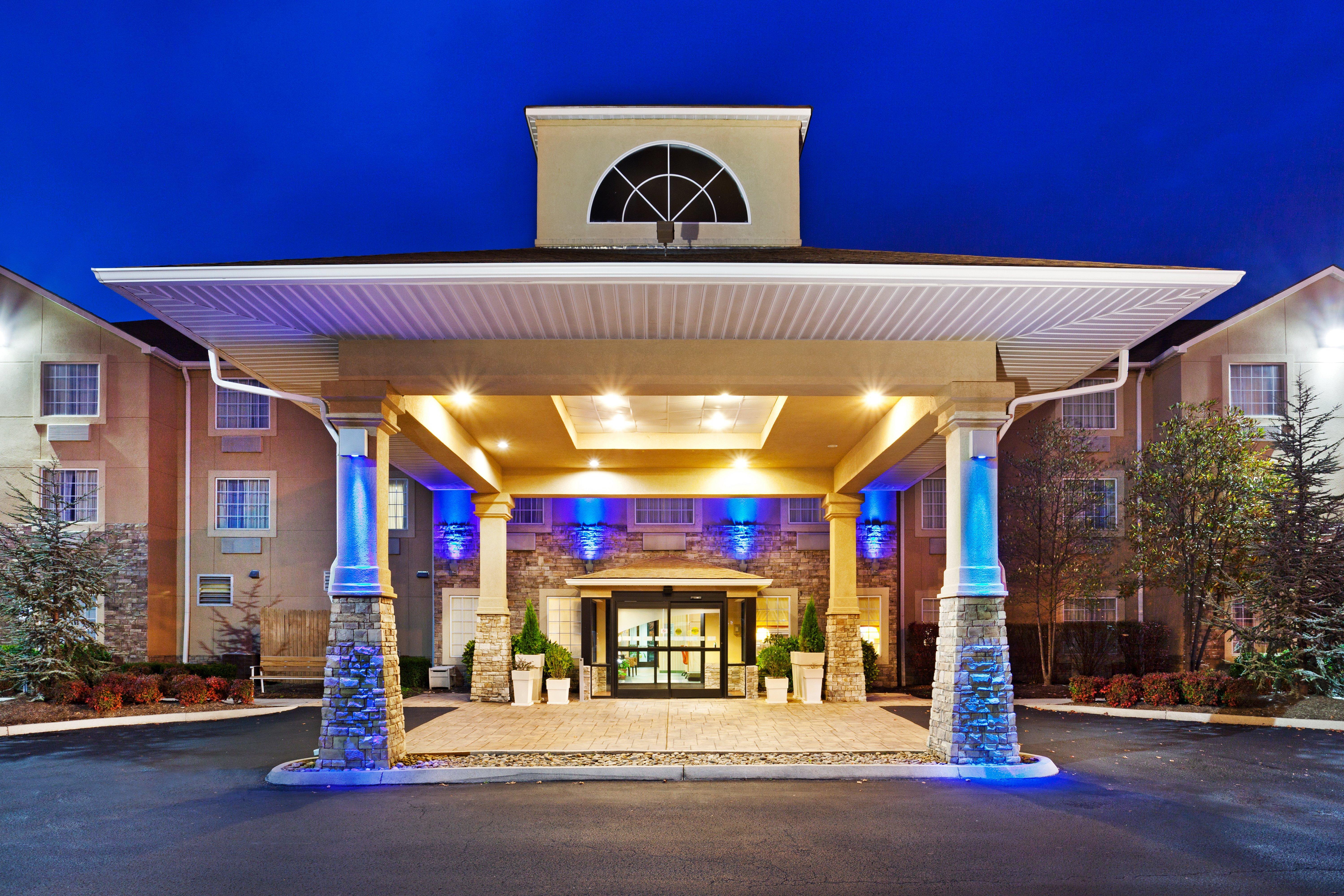 Express & Knoxville Airport By Ihg Hotel 2*
