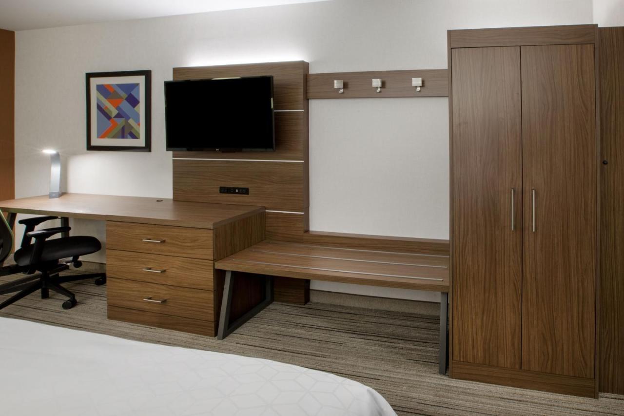 Express & Knoxville Airport By Ihg 2*