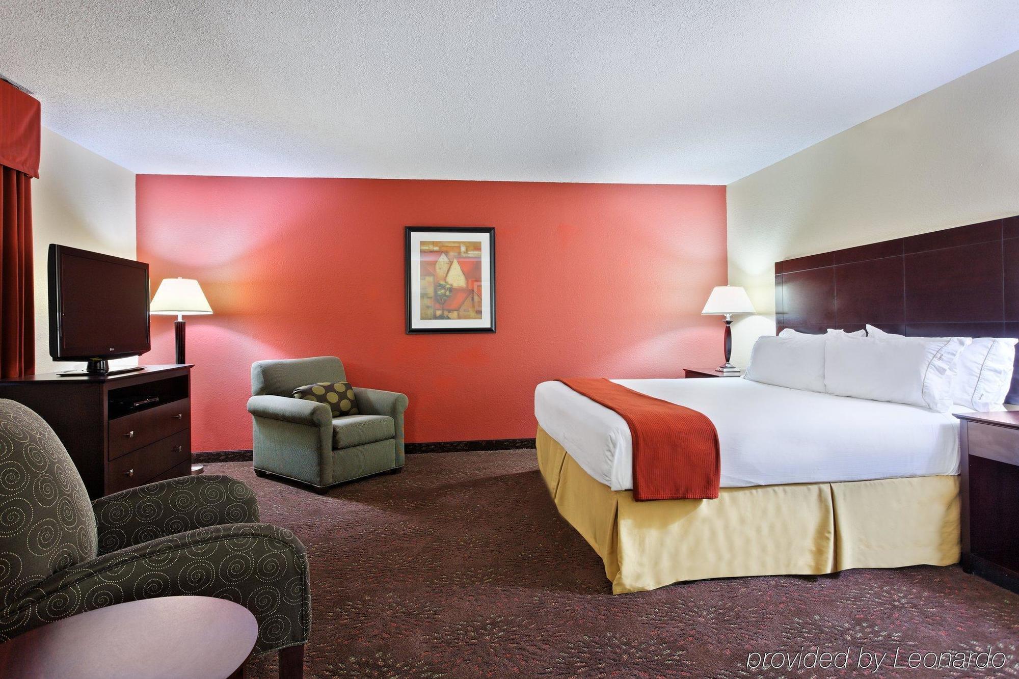Express & Knoxville Airport By Ihg