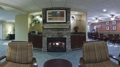 Express & Knoxville Airport By Ihg