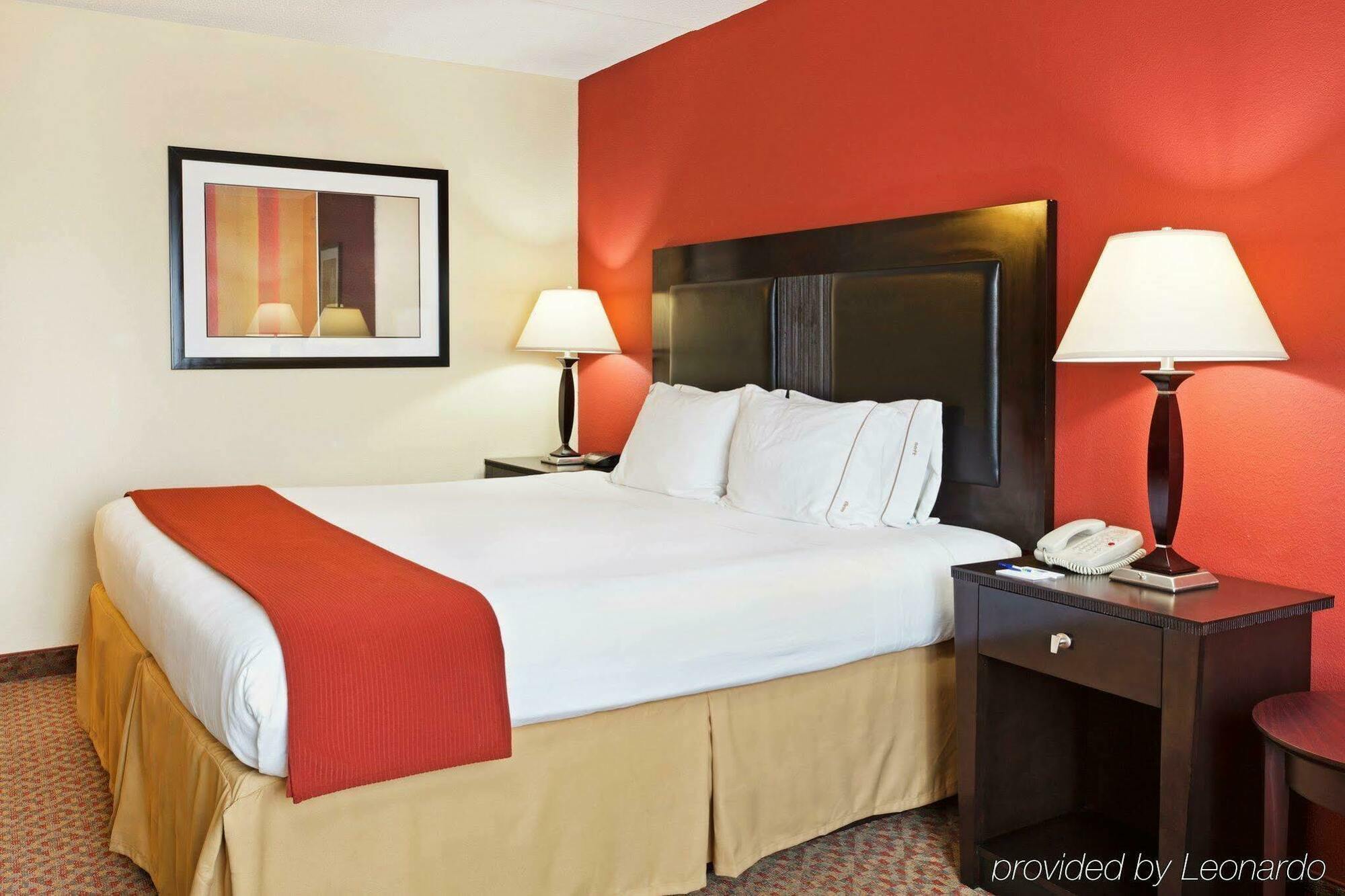 Hotel Express & Knoxville Airport By Ihg